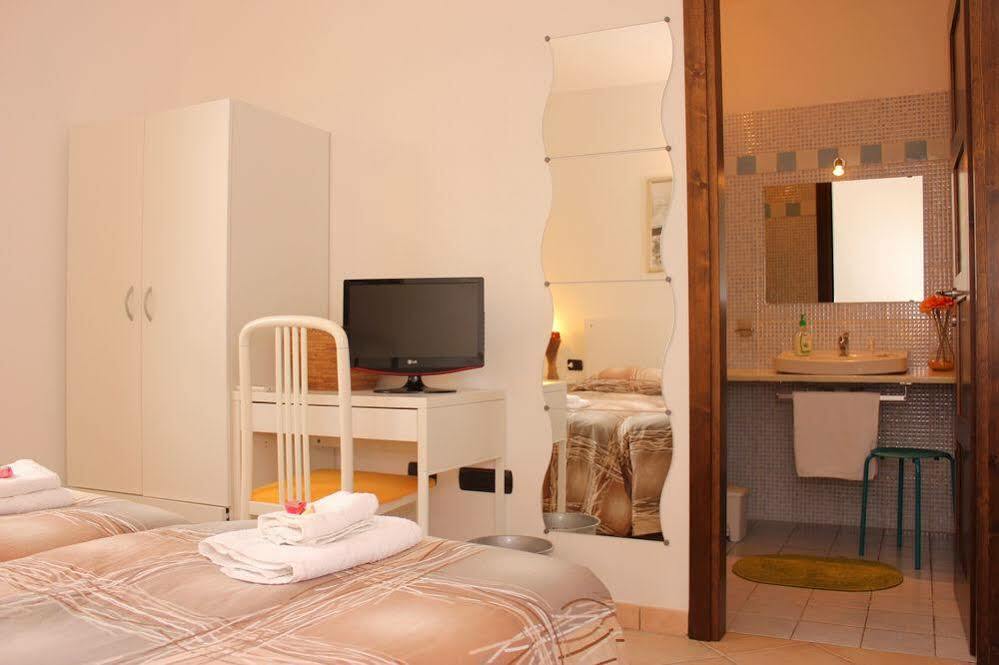 La Tortorella Room & Apartment Tortolì Exterior foto